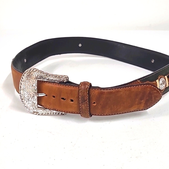 Beautiful Tony Lama gently worn leather belt size 32 in very good condition. - Picture 3 of 7